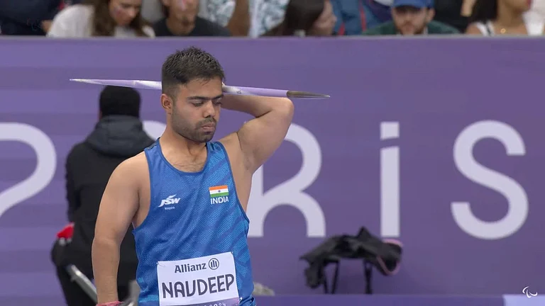 Navdeep Singh wins the silver medal at the Paris Paralympics 2024. - Photo: X | Sports Arena